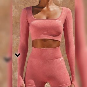 Bo+Tee Long Sleeve Seamless Crop Top - NEW - S